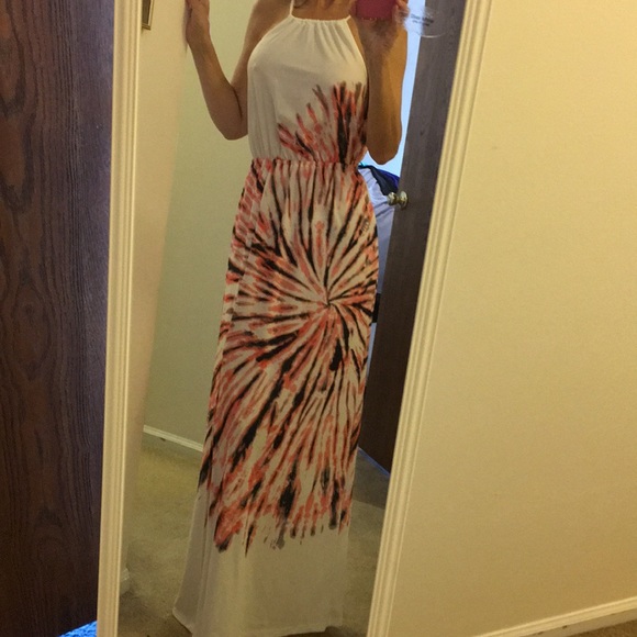 VENUS Dresses & Skirts - Venus maxi dress